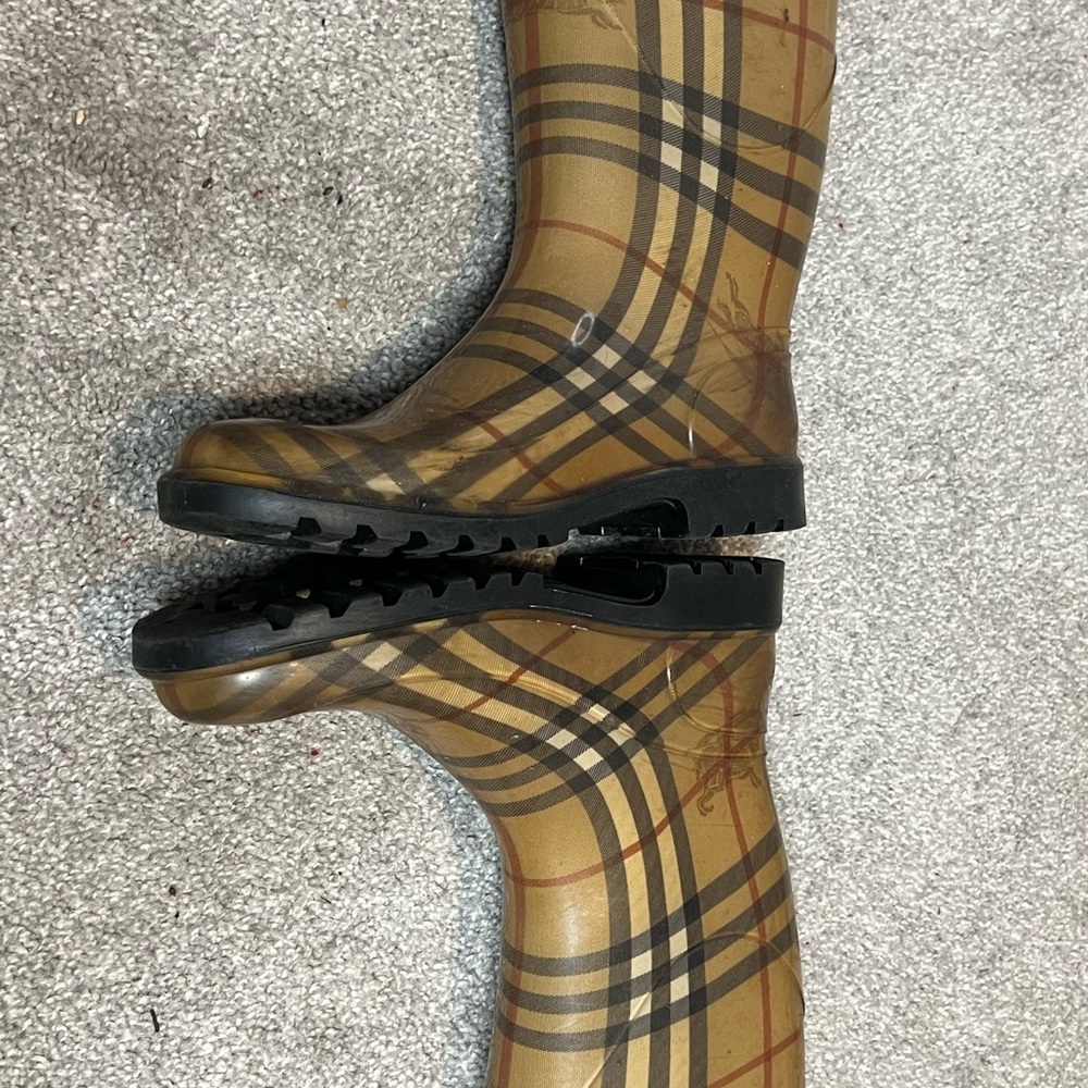 Authentic Burberry rain boots size 38